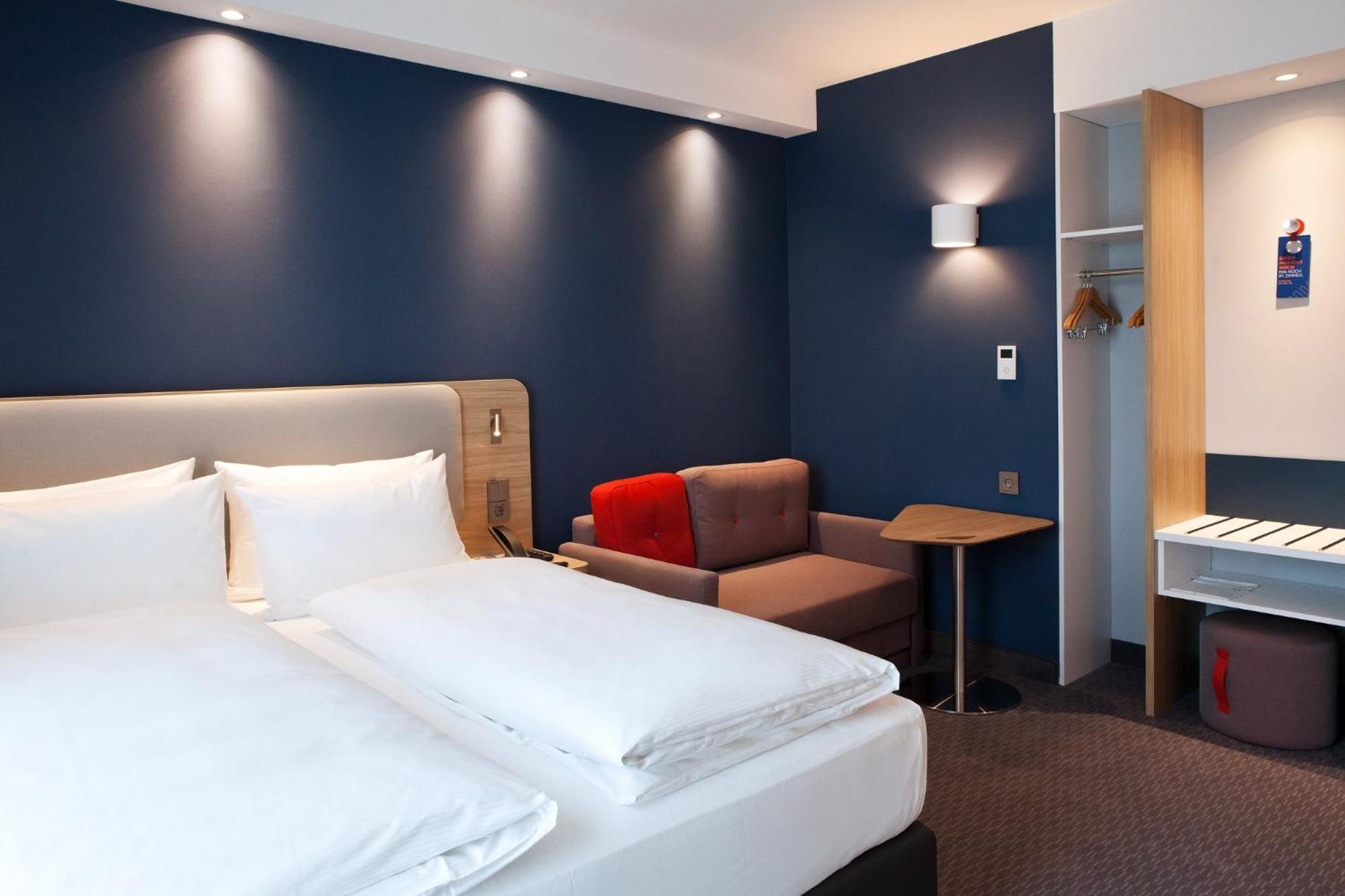 Hotel Express - Airport 3*