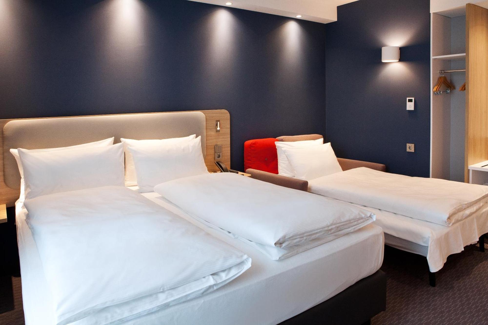 Express - Airport Hotel 3*